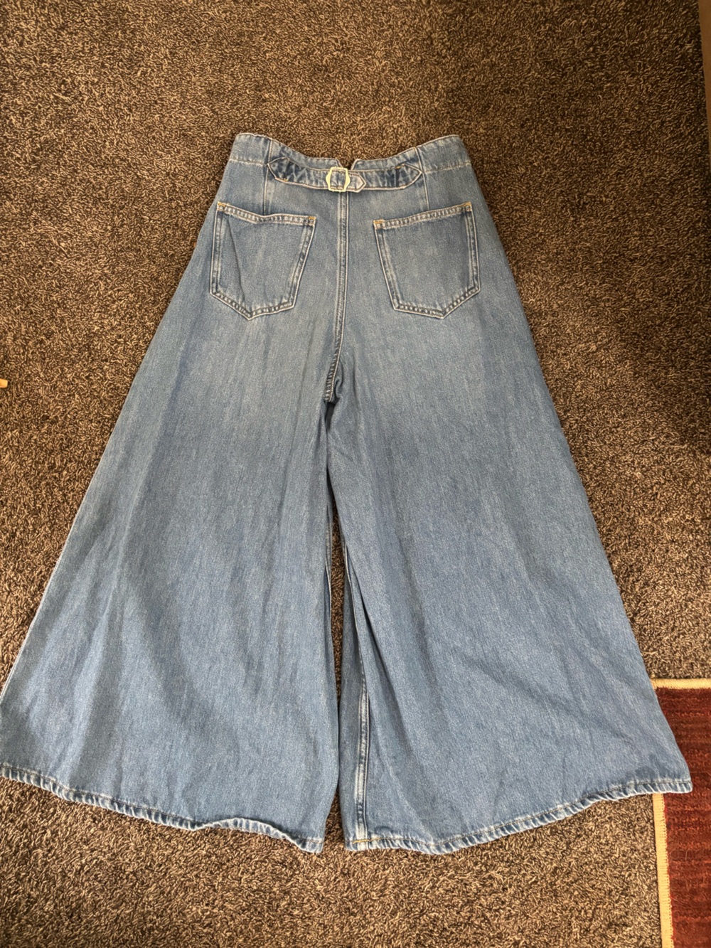 Pilcro’s wide-leg culotte jeans - Picture 3 of 4
